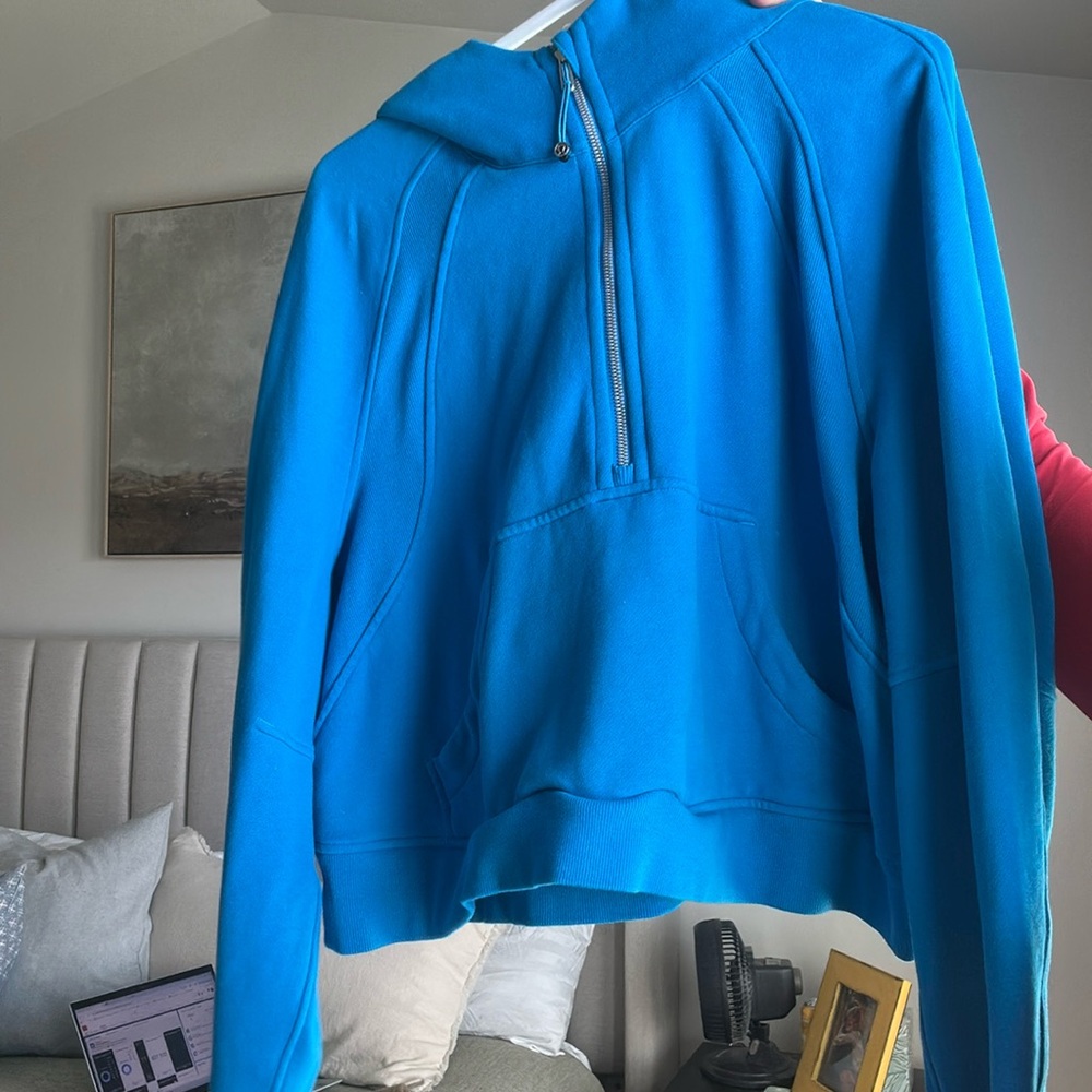 Lululemon Scuba Cropped Hoodie